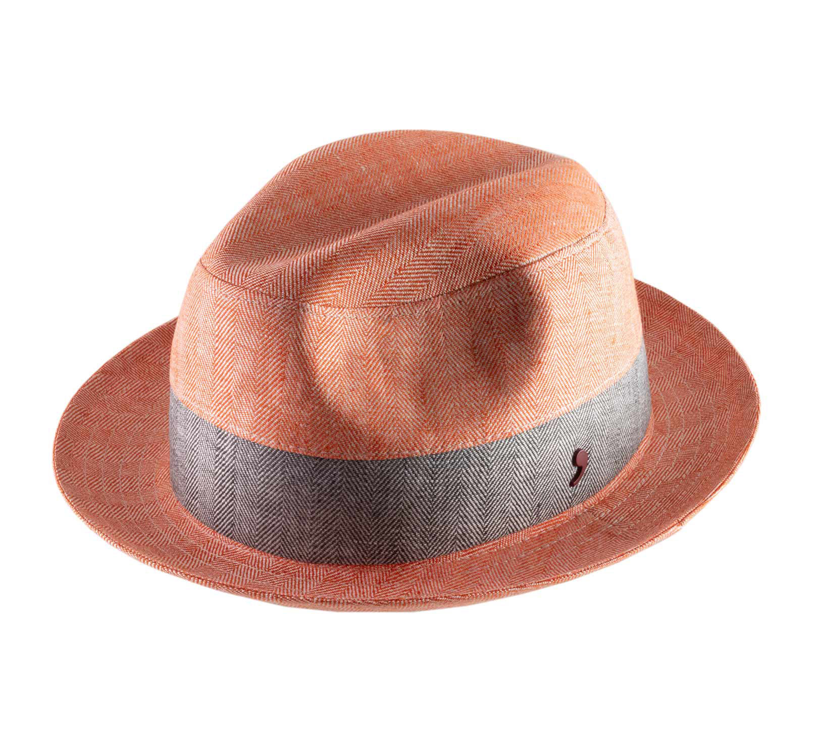 Chapeau rose saumon