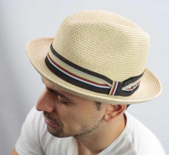 chapeau player Salem